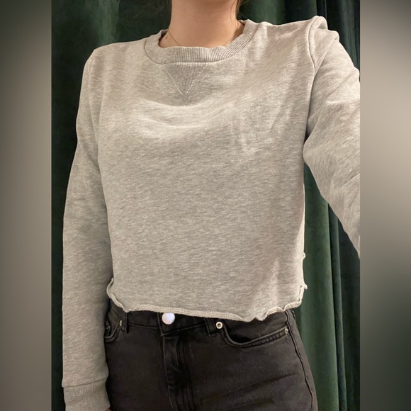 COS Stores cropped light grey cotton sweatshirt - Picture 7 of 12